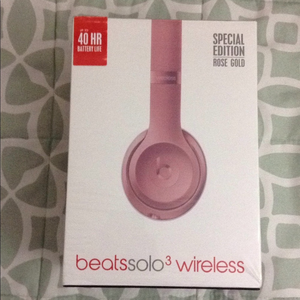Rose gold special edition solo beats !